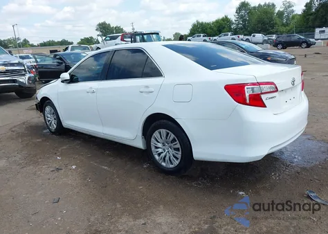 2014 Toyota Camry L z USA, uszkodzony, nr VIN 4T1BF1FKXEU864247